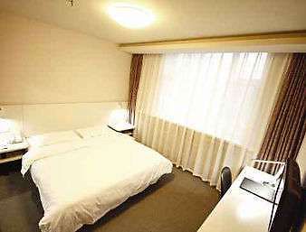 Super 8 By Wyndham Lanzhou Yan Tan Hotel Стая снимка